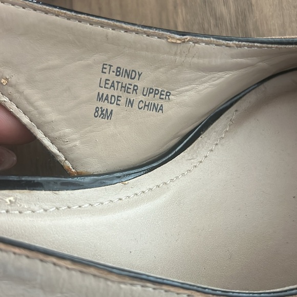 Ellen Tracy- Black and Tan Sling-back Spectator Toe Shies-Sz 8.5 - Picture 4 of 8